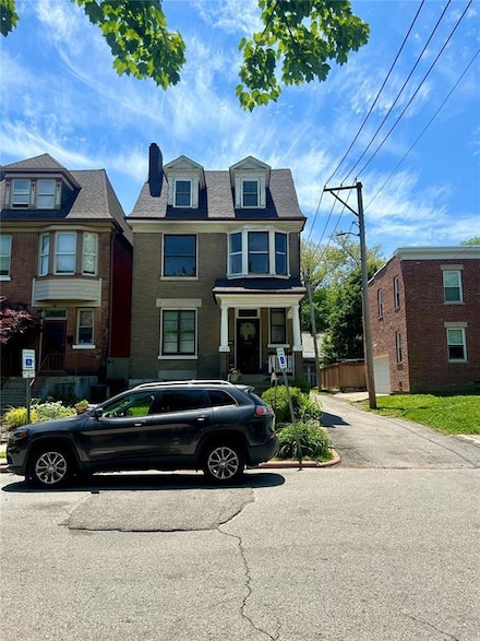 4252 Russell Blvd, Saint Louis, MO 63110