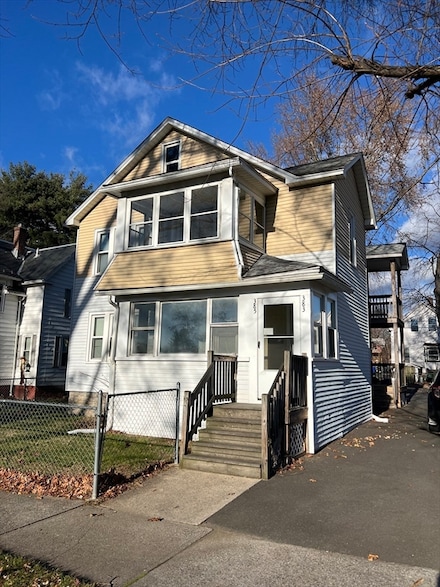 383 Newbury St Unit 2nd, Springfield, MA 01104
