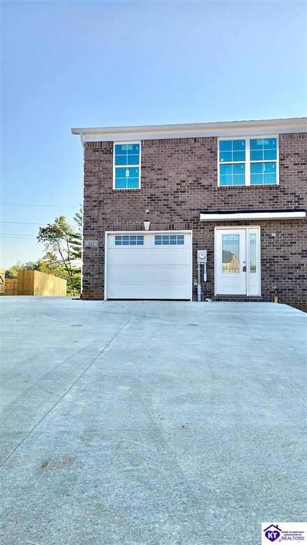 209 Dixon Cir, Big Spring, KY 40175