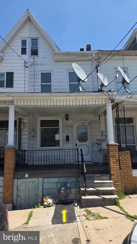 231 S Poplar St, Mount Carmel, PA 17851