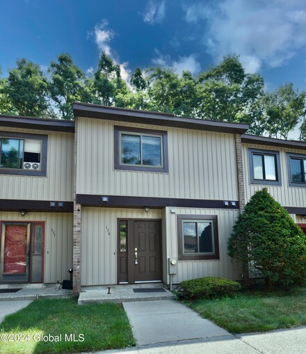130 Point of Woods Dr, Albany, NY 12203