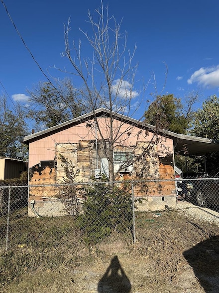 708 Mesquite Ave, Sonora, TX 76950