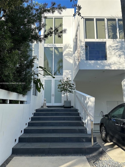 736 Woodcrest Rd, Key Biscayne, FL 33149