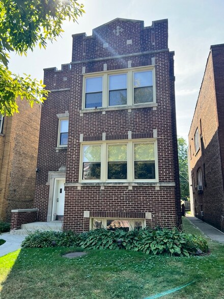 4837 Wright Terrace, Skokie, IL 60077