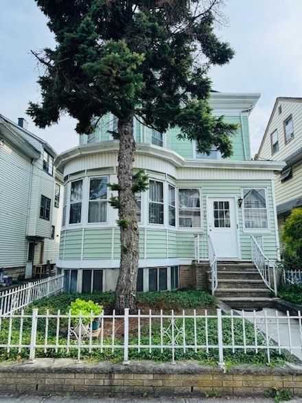 24 E 34th St Unit 2, Bayonne, NJ 07002
