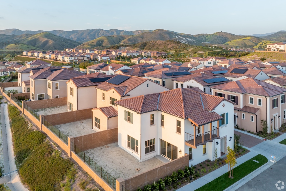 This is an aerial view of a neighborhood in Irvine, California. (Ling Ge/CoStar). 