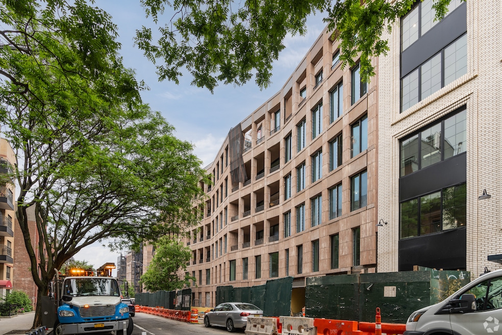 Residents of Bergen, pictured above, will have access to two rooftop parks along with media and entertainment suites, developer Avdoo said. (CoStar)