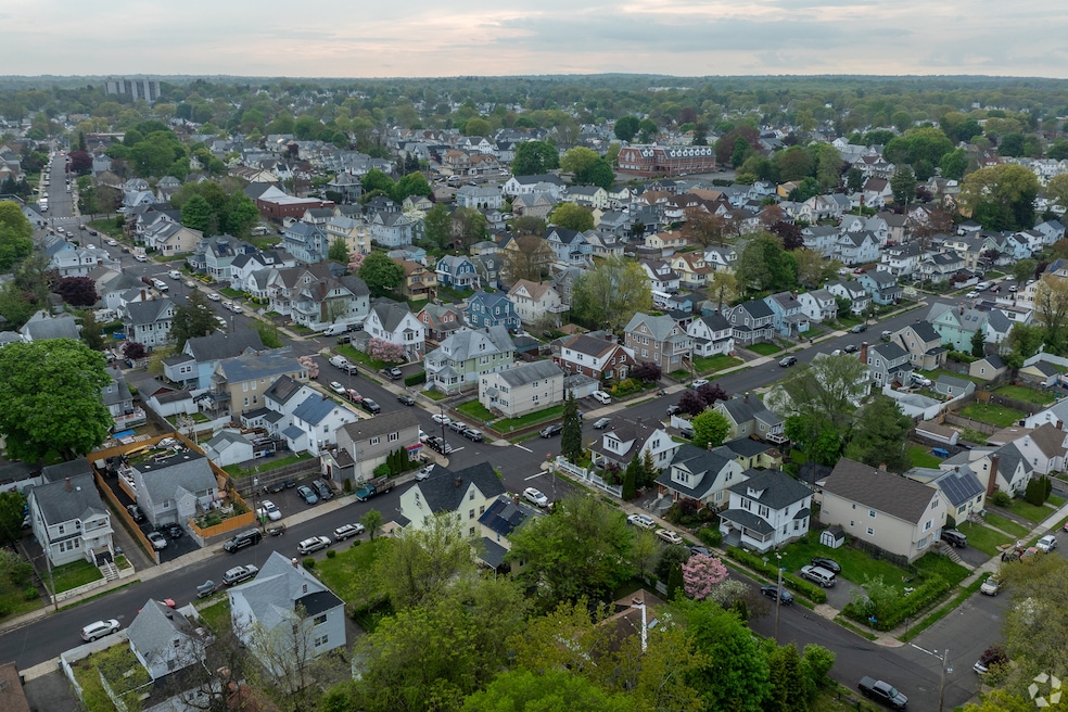 Aerial view of neighborhood houses in Bridgeport, Connecticut. (Jerome Strauss/CoStar)
