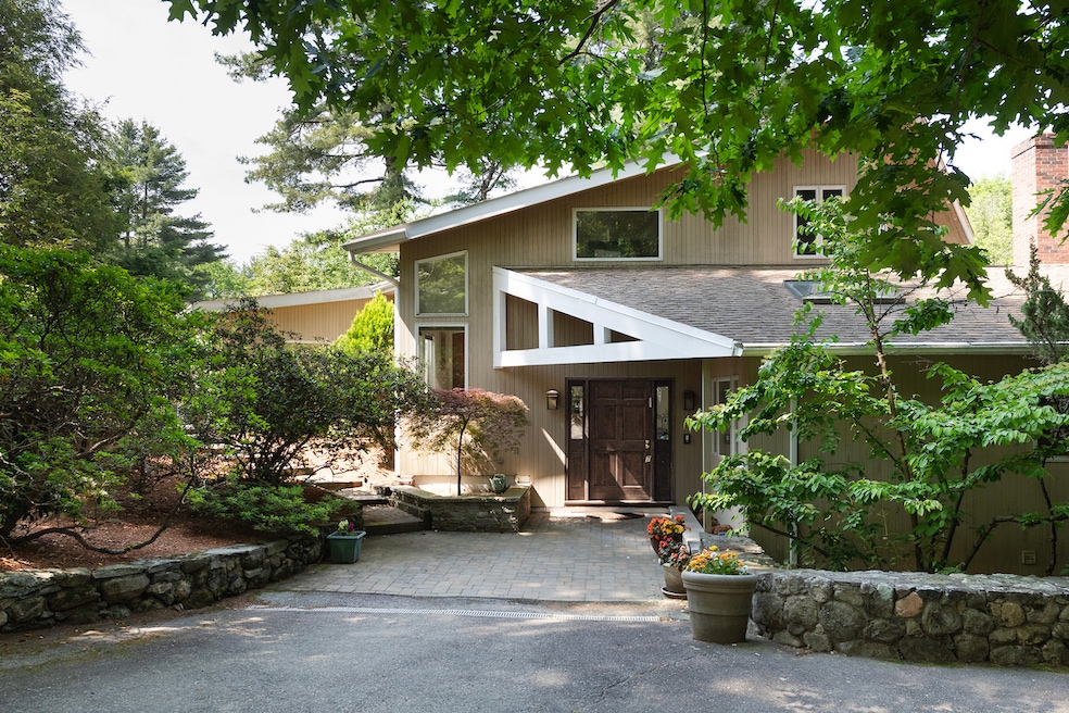 This Five Fields home in Lexington, Massachusetts, was constructed in 1952. (Megan Booth)