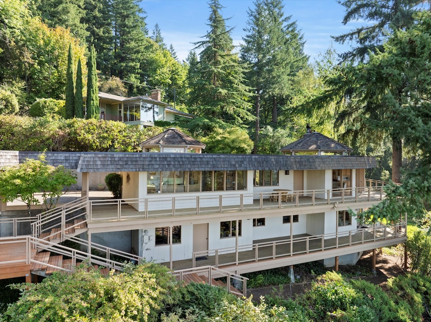 This Portland, Oregon, home hinges around three octagonal rooms. (Justin Jones, Jones Media Shop)