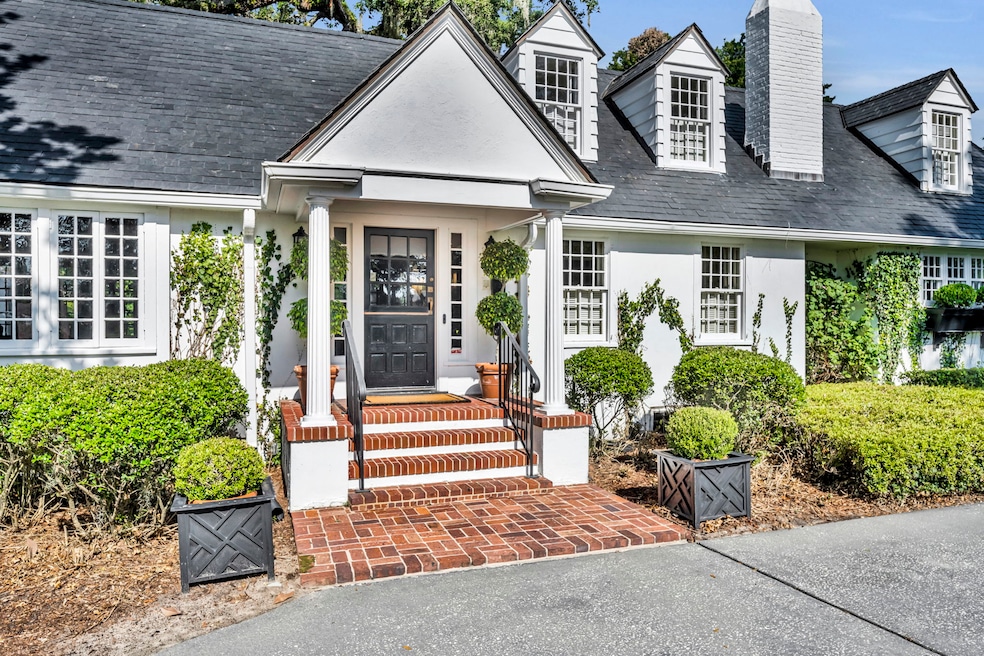 The home at 887 Georgia Ave. in Winter Park, Florida, has attracted a lot of onlookers. (Charlie Lube/Fannie Hillman + Associates)