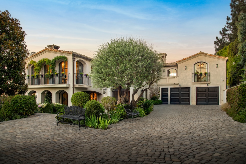 The Malibu home was built in the 1970s but has undergone extensive updates. (Cris Nolasco/Nolasco Studios)