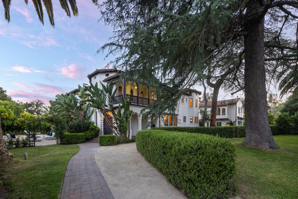 A nearly 100-year-old mansion in Ojai, California, is on the market. (Tyler J. Hogan)