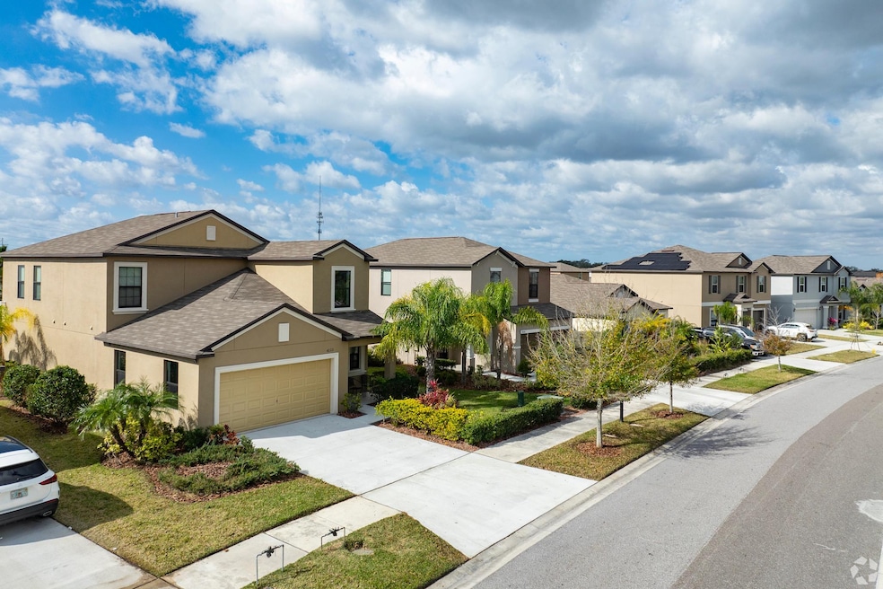 Aerial view of a suburban neighborhood and houses in Riverview, FL. (RAIF FLUKER/CoStar)