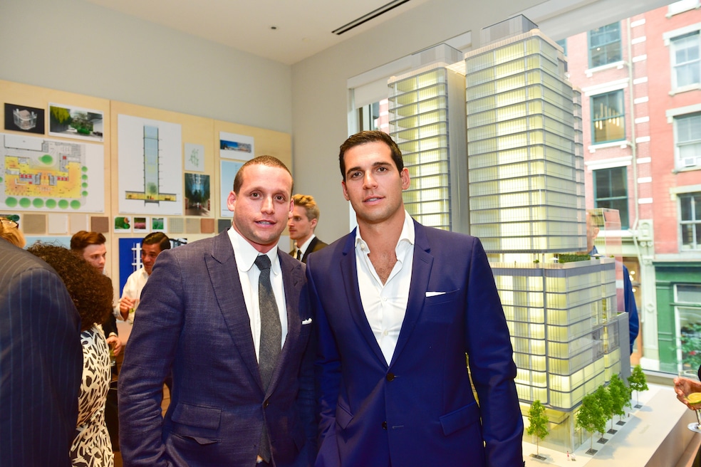 High-profile brokers Tal Alexander (left) and Oren Alexander (right) were arrested alongside their brother Alon Alexander. (Getty Images)