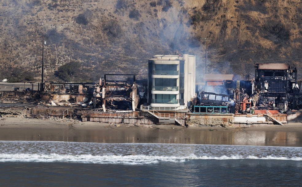 Homeowners and residents of the now destroyed Pacific Palisades are rushing to nearby Santa Monica and Brentwood, real estate agents say. (Getty Images)