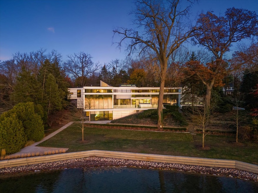 William Kessler designed this lakefront home in Michigan. (Century 21)