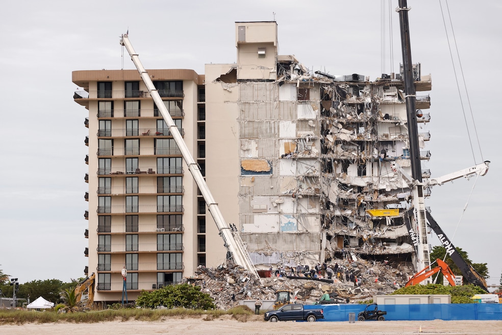 The Champlain Towers South condo building in Surfside, Florida, collapsed on June 30, 2021, killing 98 people. (Getty Images)
