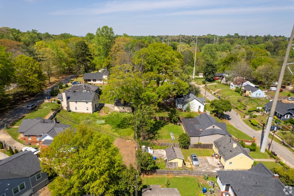 Aerial view of houses in the Grove Park neighborhood of Atlanta. (Isaiah Buchanan/CoStar)
