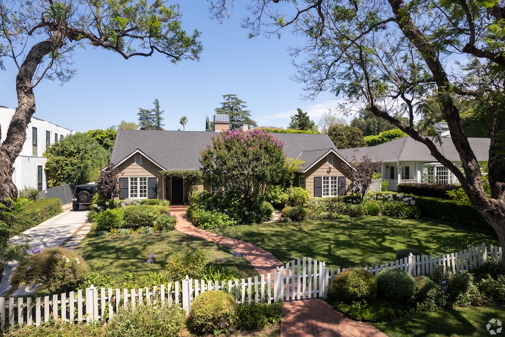 Weigh all your options before deciding whether to pay off your home loan before retirement. (Christopher Montagne-Waggoner/CoStar)