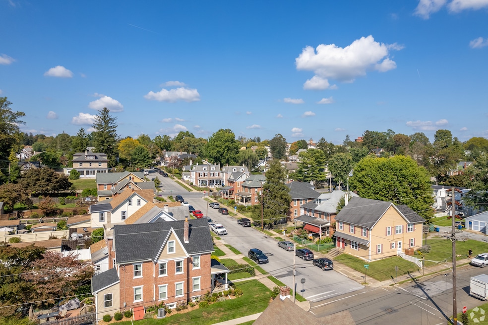 Real estate agents in the mid-Atlantic expect a shift toward a buyer's market, a new survey suggests. (Conner Baker/CoStar)