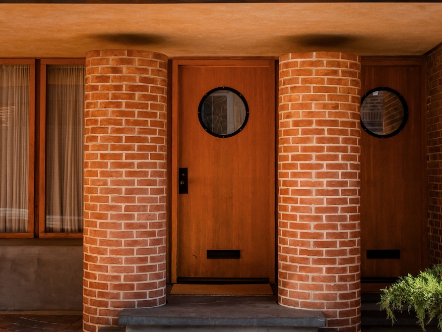 New York native and architect Frank Weise made renovations on this Philadelphia townhouse during the 45 years he owned the property. (Thomas Donkin)