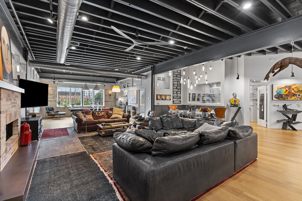 The Columbus, Ohio, home is mostly black and white, leaving color up to the artwork. (Hommati)