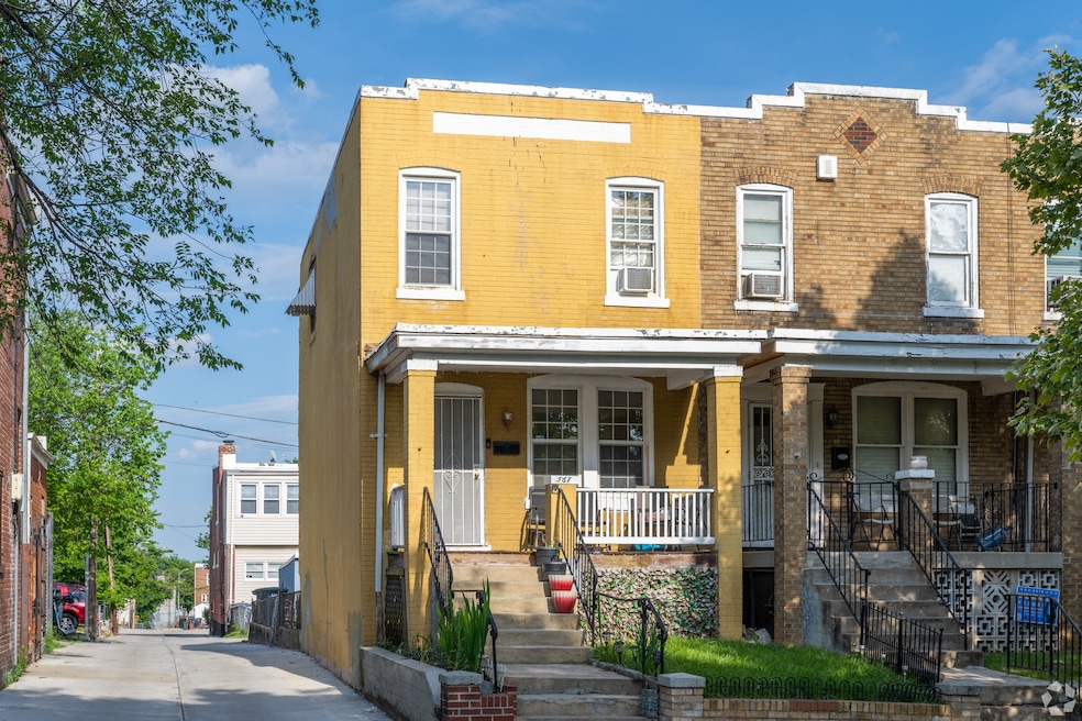 Houses in the Kingman Park neighborhood, near the site of a planned football stadium and up to 6,000 new homes. (Jack Adams/CoStar)