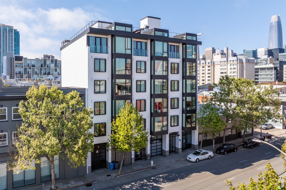 A multifamily building in San Francisco's Yerba Buena neighborhood. (Anthony Lindsey/CoStar)