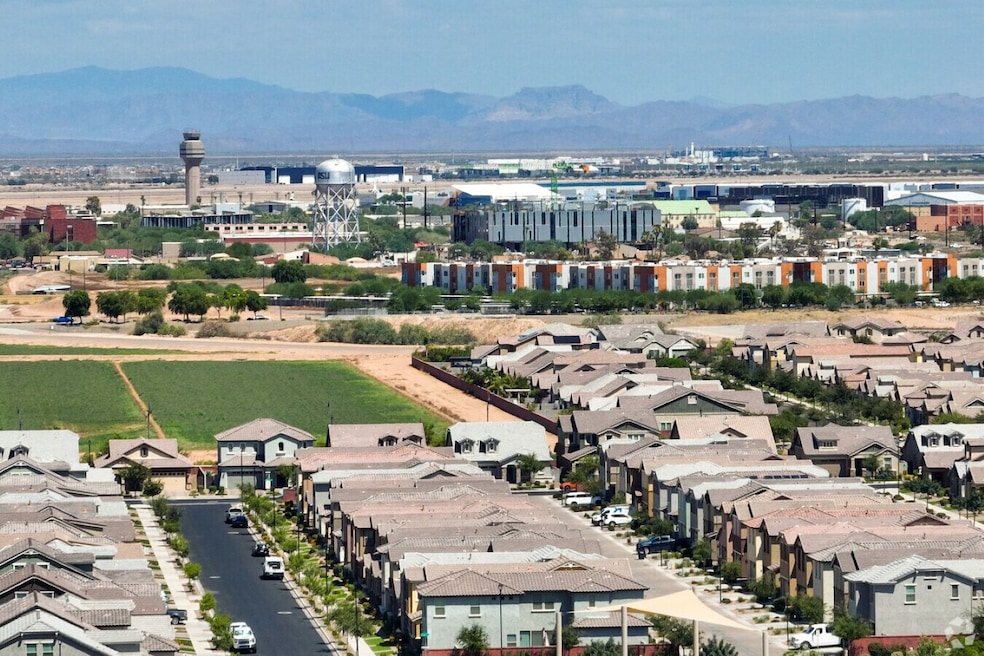 Miami-based Lennar applied to bring more than 473 acres of Arizona state trust land located in Mesa out to auction. Pictured is the nearby Phoenix-Mesa Gateway neighborhood. (CoStar)
