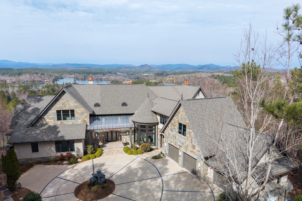 The property in Six Mile, South Carolina, overlooks Lake Keowee and the Blue Ridge Mountains. (Ben Ivans Media)