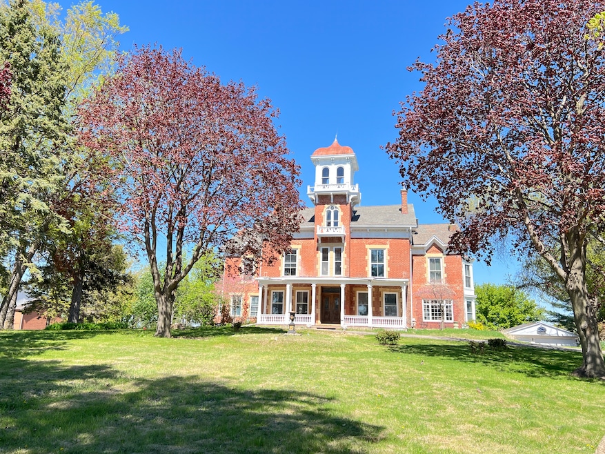The 1876-built James M. Ryan Mansion in Galena, Illinois, has 10 bedrooms, 10 bathrooms and a ballroom. (Angela Stodden)