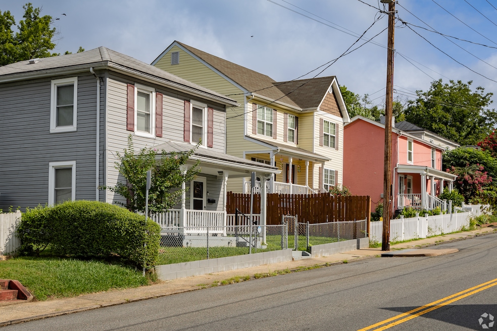 A street scene in 10th and Page, a neighborhood in Charlottesville, Virginia. (Nick Conti/CoStar)