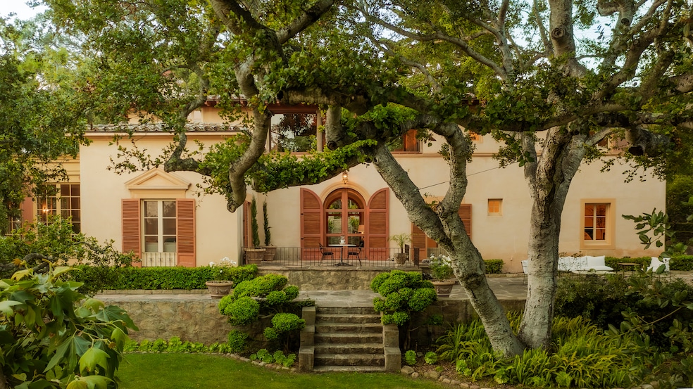 A 1930s villa Gerald Kaufmann designed is for sale in Carpinteria, California. (Joshua Zamudio / Woodbine Media)