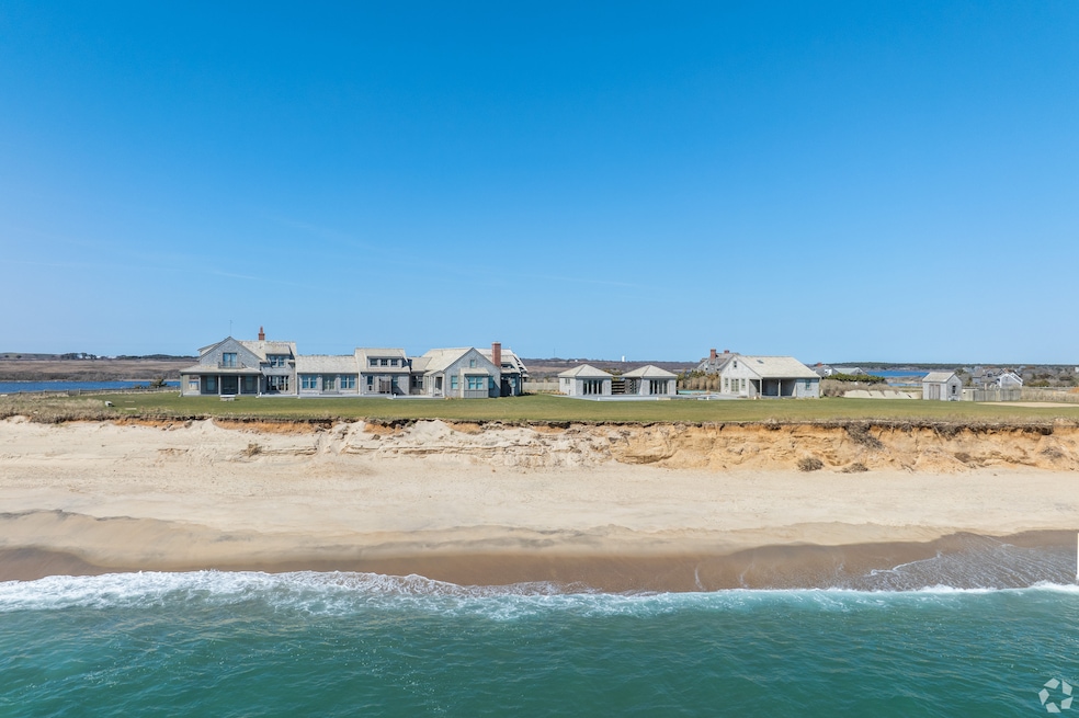 Homes selling for more than $2 million would be subject to Nantucket's proposed transfer fee. (Shawn Miller/CoStar)