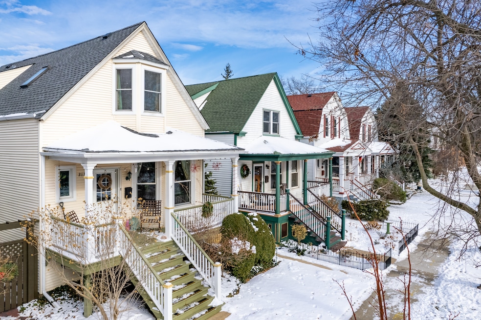 The 30-year, fixed-rate mortgage averaged 6.22% in the week ended Thursday, according to mortgage giant Freddie Mac. (Justin Schmidt/CoStar)