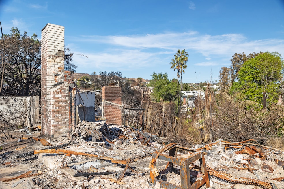 Homeowners affected by the Palisades Fire in California could be eligible for mortgage relief. (Kalina Mondzholovska/CoStar)