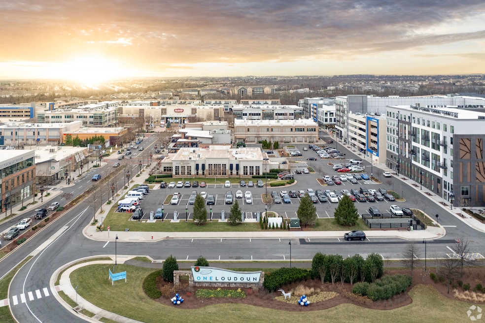 A condo development in Ashburn, a Loudoun County community roughly a 45-minute drive from Washington, D.C. (David MacNeill/CoStar)