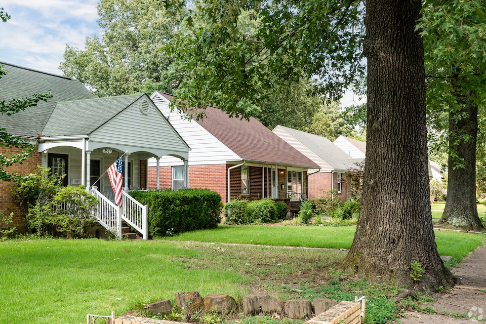 Houses in Paducah, Kentucky's Carson Park neighborhood. (William Brymer/Homes.com)
