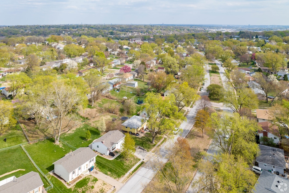 Houses dot across a neighborhood in Nebraska. (Seth Johanson/CoStar)