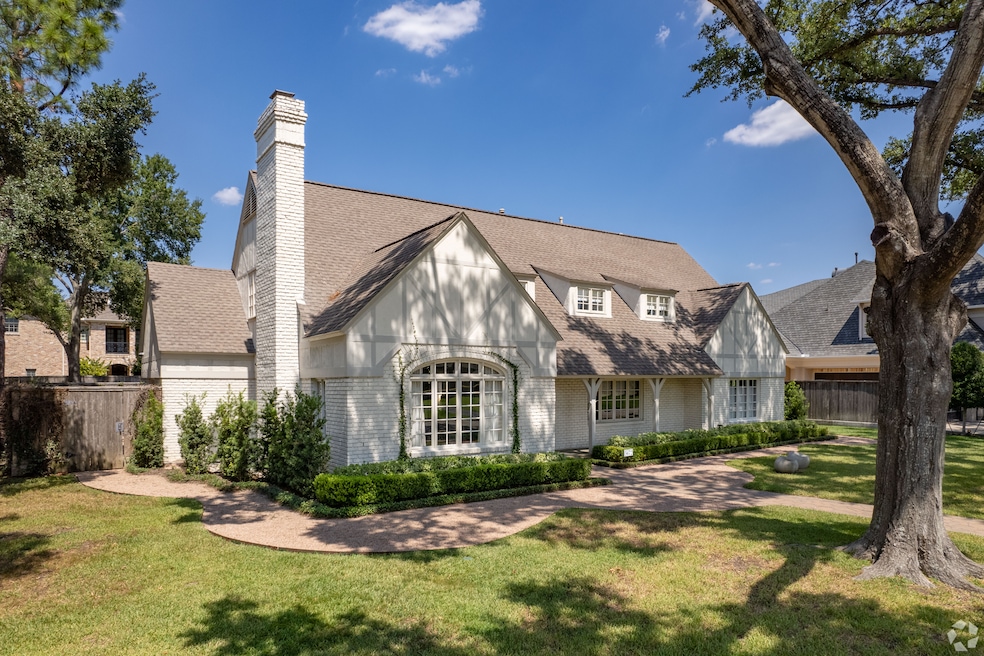 This photo shows a home in Houston's Tanglewood neighborhood. (Tommy Orellana/CoStar)