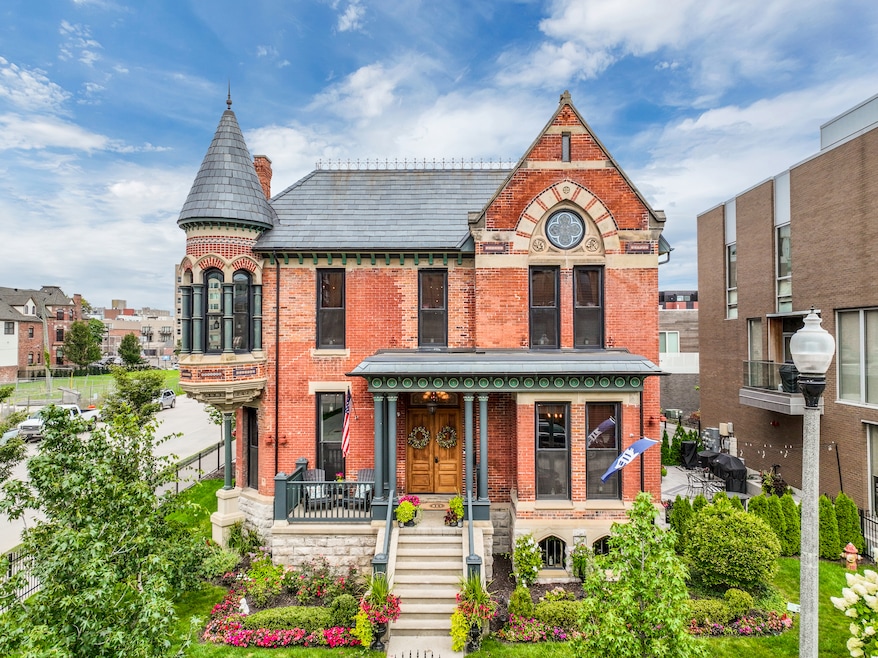 Unit A at 205 Alfred St. in Detroit is listed for $2.19 million. (StylishDetroit)