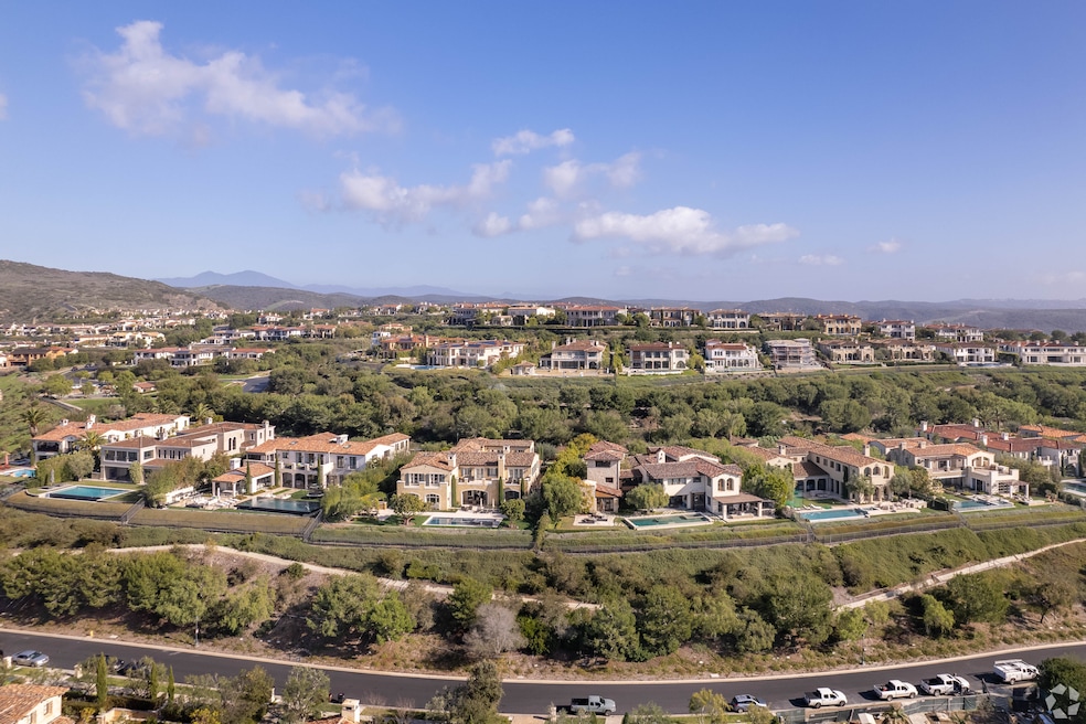 Houses along the coast in Newport Beach, California. (Darren Asay/CoStar)