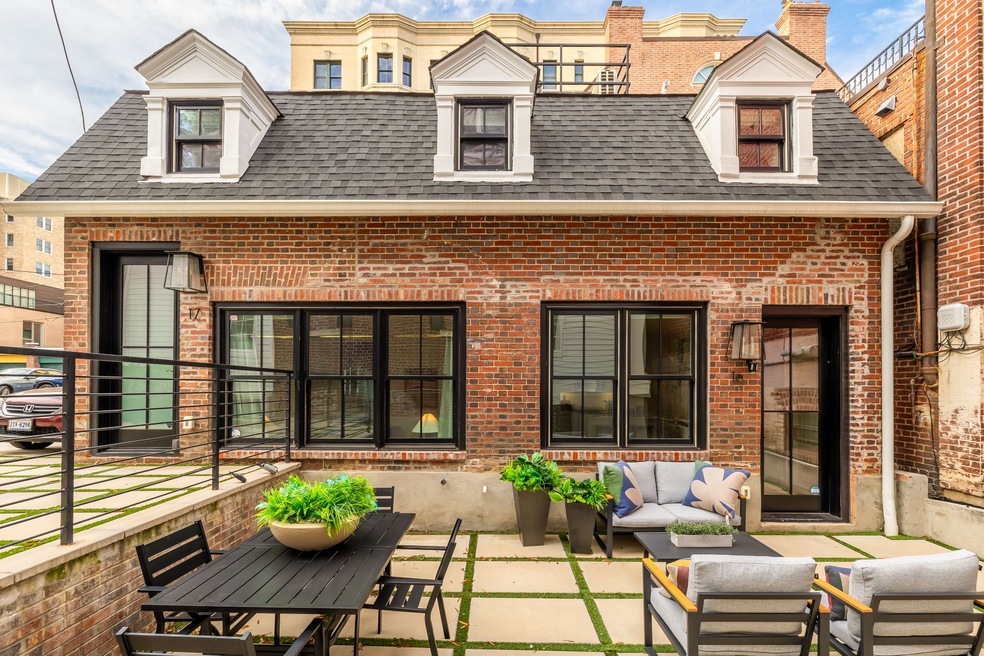 A 563-square-foot carriage house is on the market in a desirable Washington, D.C., neighborhood. (Jennifer Touchette)