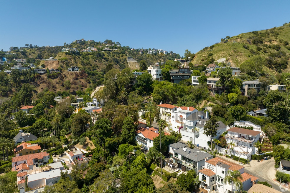 California, home to Los Angeles, has the highest percentage of residents in overcrowded living conditions. (Christopher Montagne-Waggoner/CoStar)