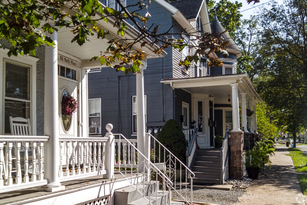 Older homes in Medford Township, New Jersey. (Carmen Gerace/Homes.com)