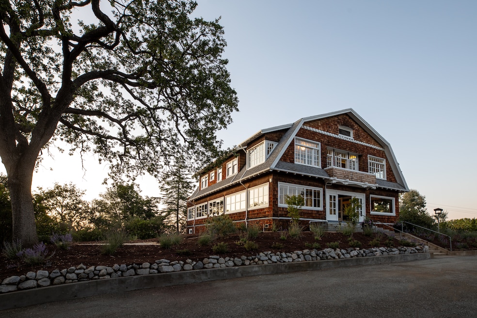 On a high point in Los Altos Hills, the house enjoys dramatic views of the area south of San Francisco and the nearby bay. (Matt Anello/Blu Skye Media)