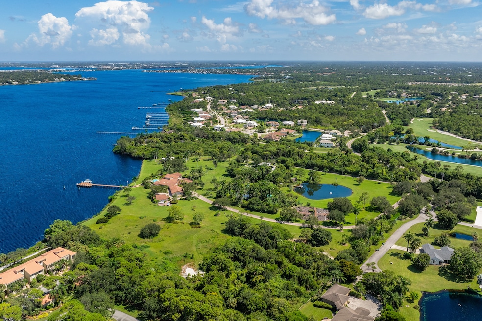 The home of the late H. Wayne Huizenga in Palm City, Florida, is listed for sale at $45 million. (Daniel Petroni/One Sotheby's International Realty)