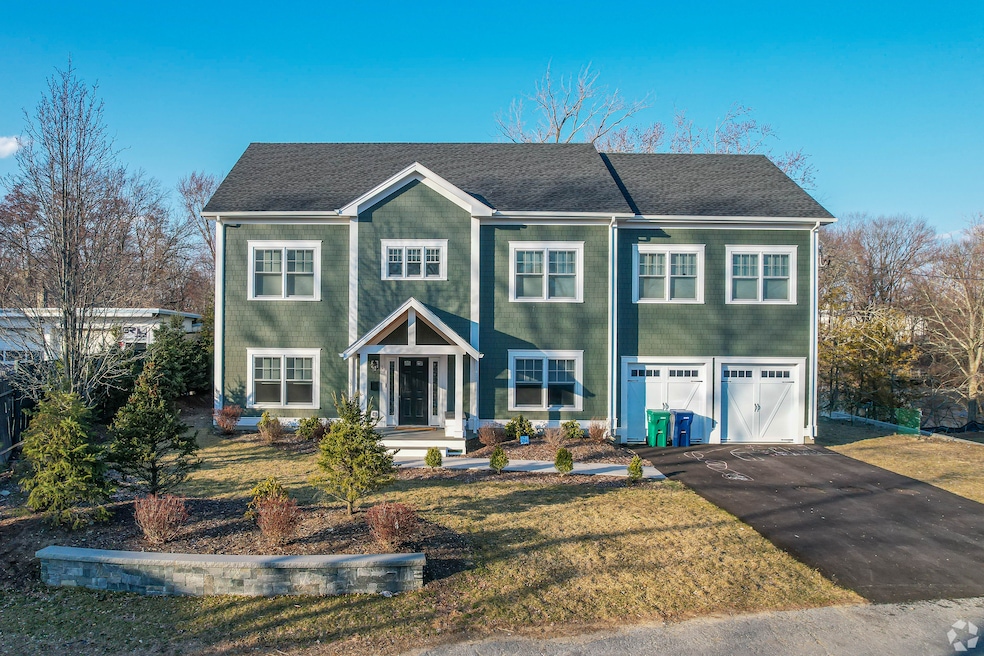 Garage door upgrades have the highest return on resale, according to a new report. (Anhella Sanchez/CoStar)