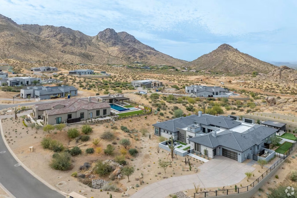Homes in Scottsdale's Dynamite Foothills neighborhood carry an average home value of $1.96 million, compared to $577,266 across the Phoenix metropolitan area. (CoStar)